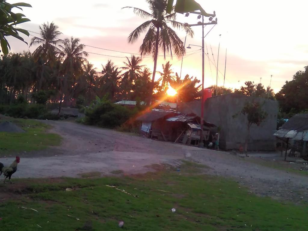 Jeges Homestay Senggigi Exterior photo