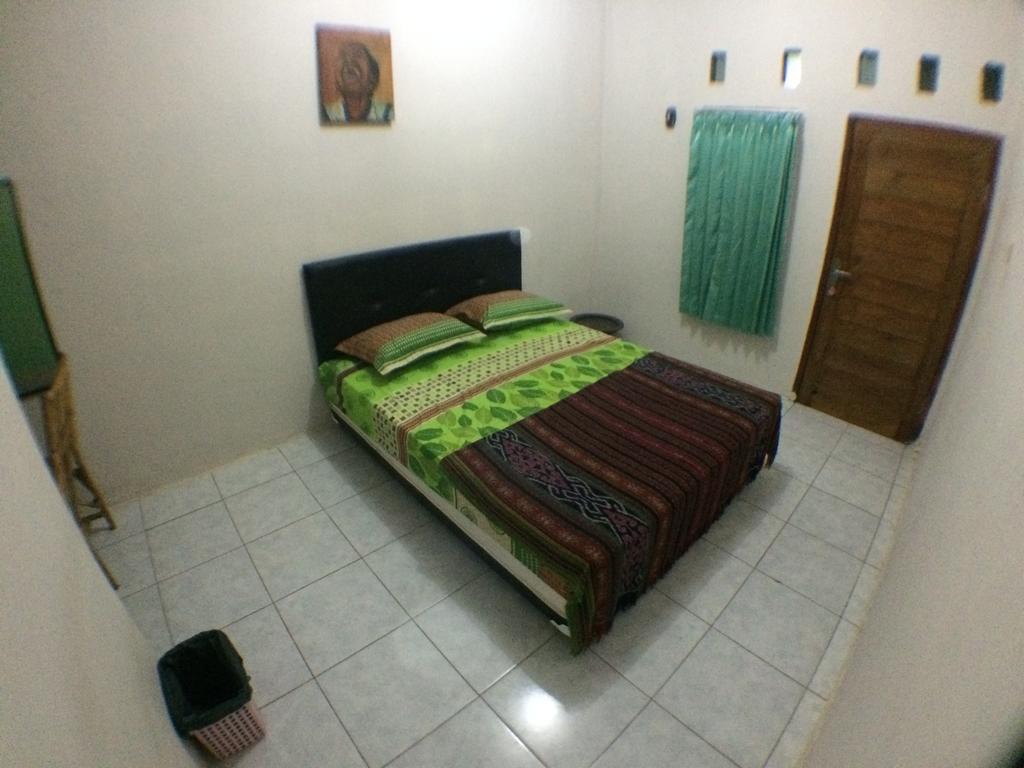 Jeges Homestay Senggigi Exterior photo