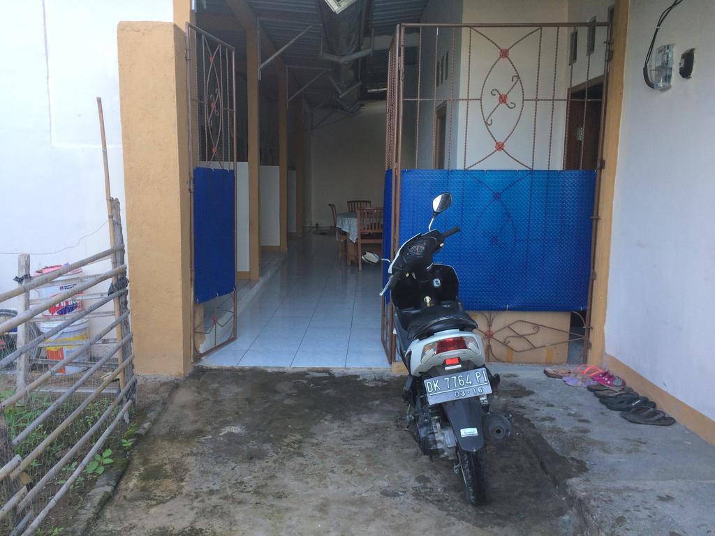 Jeges Homestay Senggigi Exterior photo
