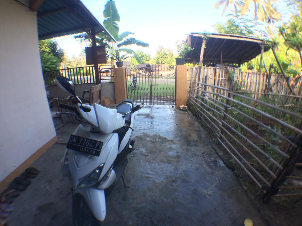 Jeges Homestay Senggigi Exterior photo
