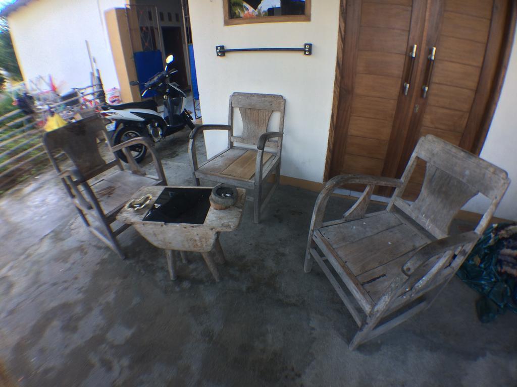 Jeges Homestay Senggigi Exterior photo