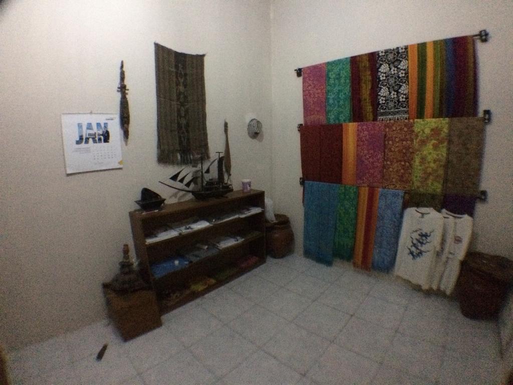 Jeges Homestay Senggigi Exterior photo