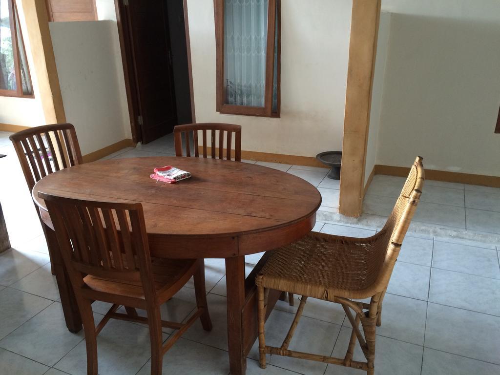 Jeges Homestay Senggigi Exterior photo